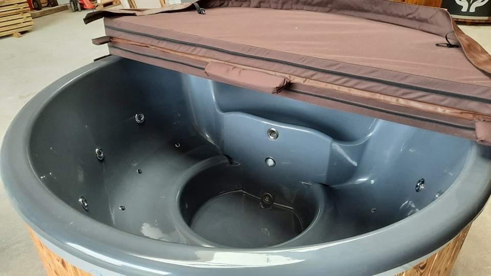 HOT TUB 1.8m (integrated stove) 5